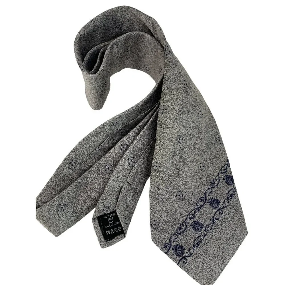 Mens Vintage Gianni Versace Neck Tie Grey Silk Medusa Logo Italy EUC 6836 - Picture 10 of 10